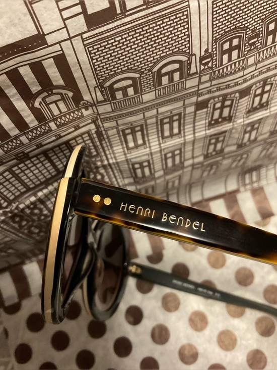 Henri Bendel Edie Sunglasses HB5195 Round Mod Tortoise with Case & Bag main image 5